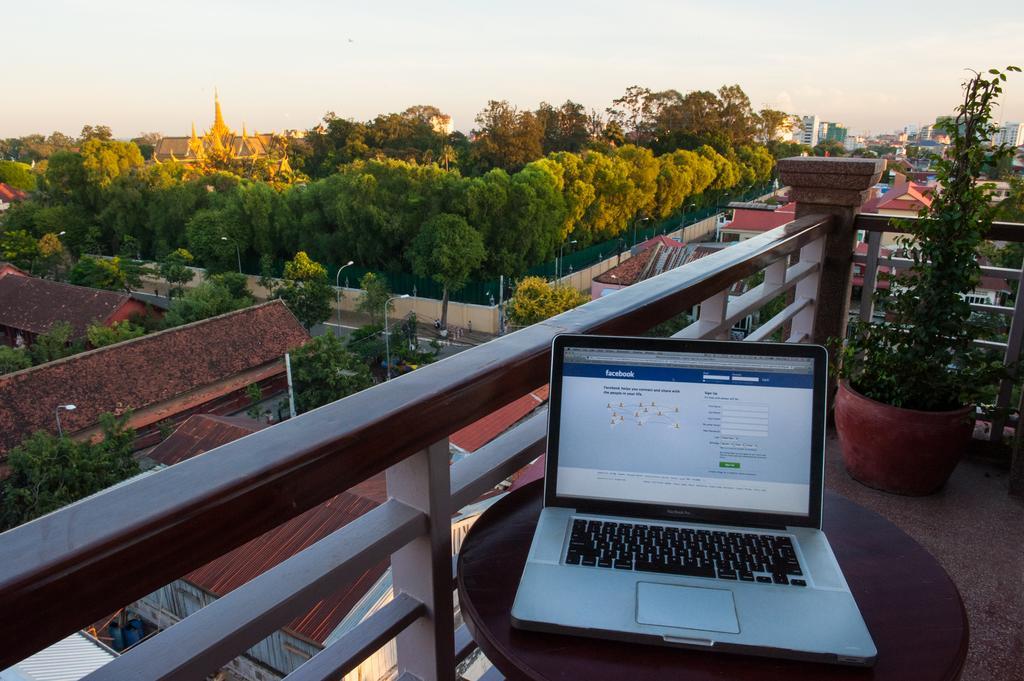 Okay Boutique Hotel Phnom Penh Exterior photo