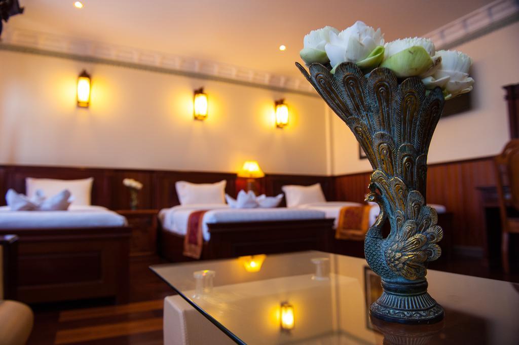 Okay Boutique Hotel Phnom Penh Exterior photo